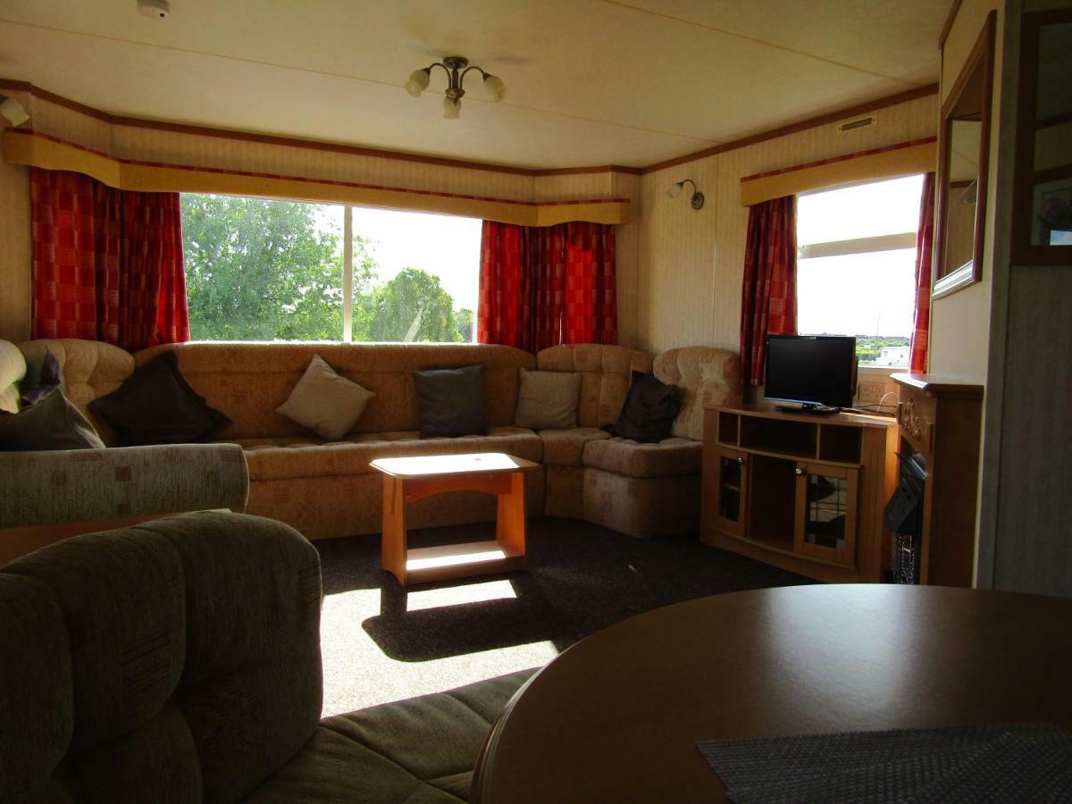 Fenlake Holiday Accommodation Metheringham Экстерьер фото