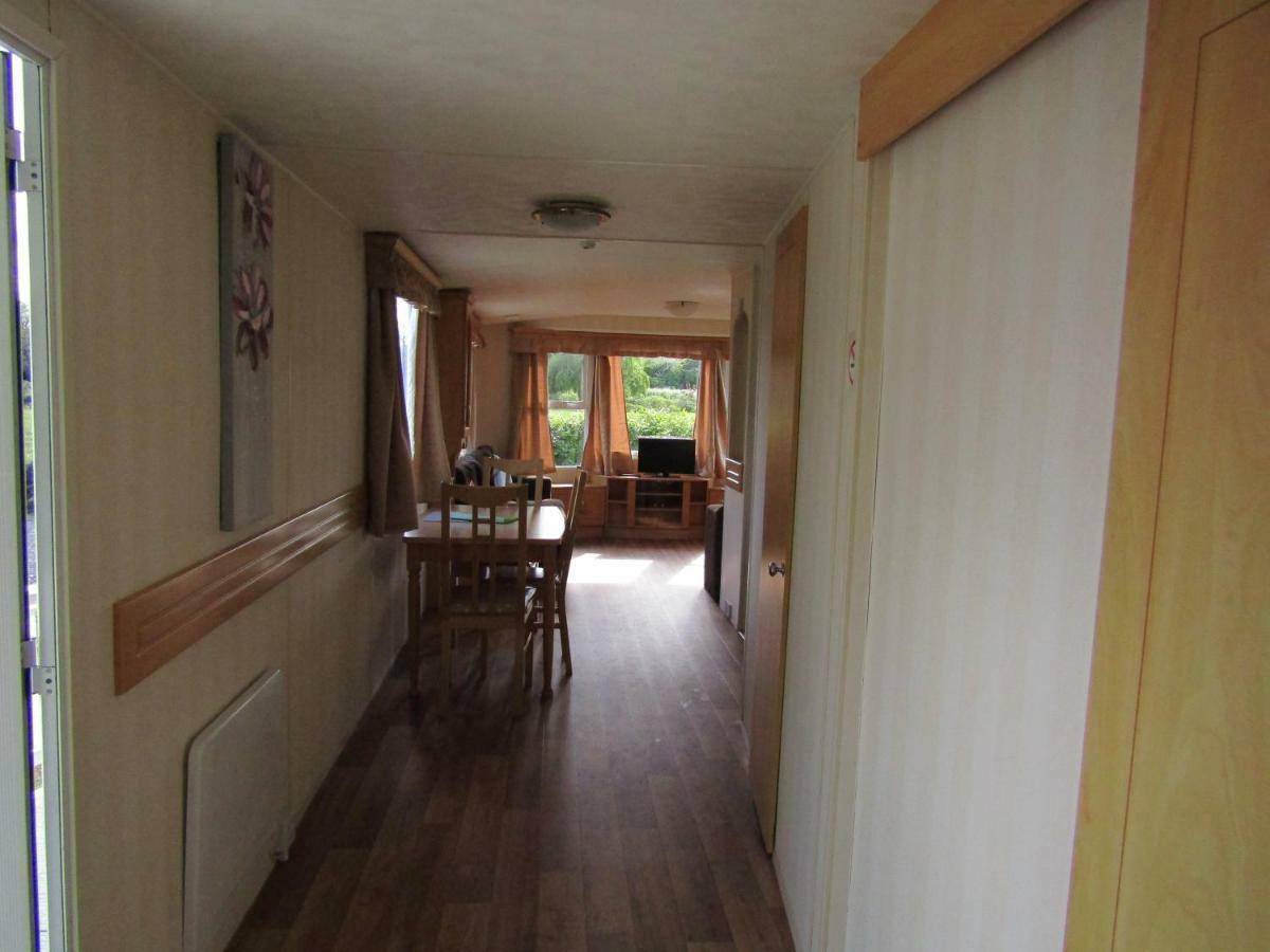 Fenlake Holiday Accommodation Metheringham Экстерьер фото